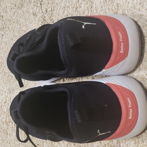 Puma slip on sneakers black sz 9 - Picture 2 of 3